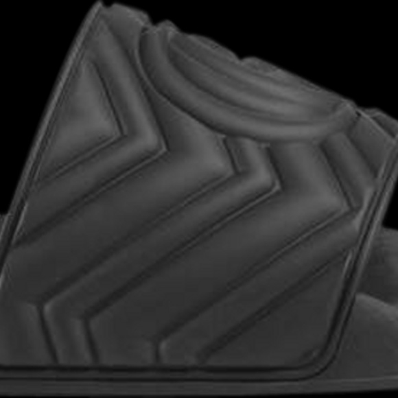Gucci quilted GG Rubber slides